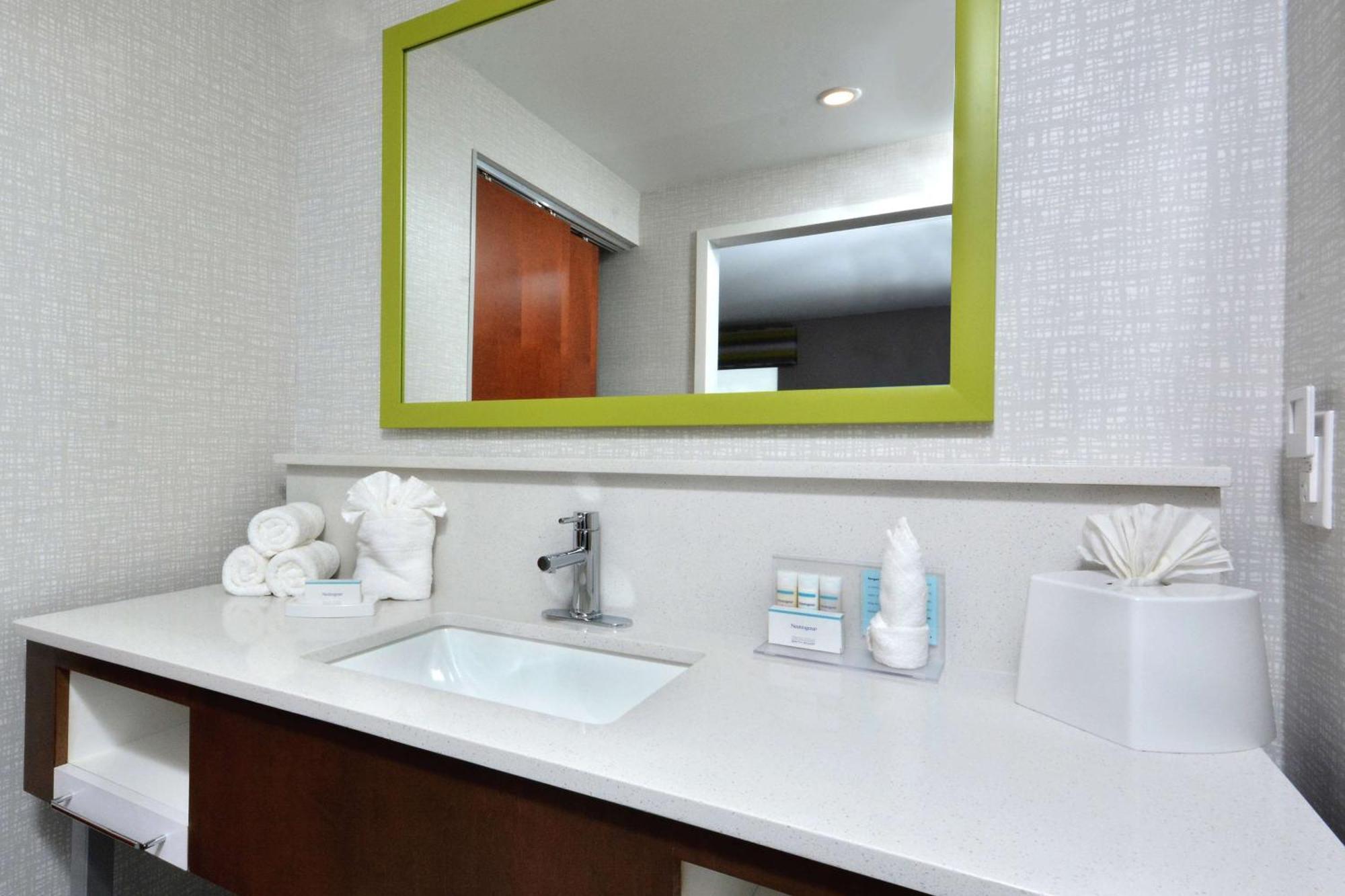 Hampton Inn & Suites Charlotte North I 485 Экстерьер фото