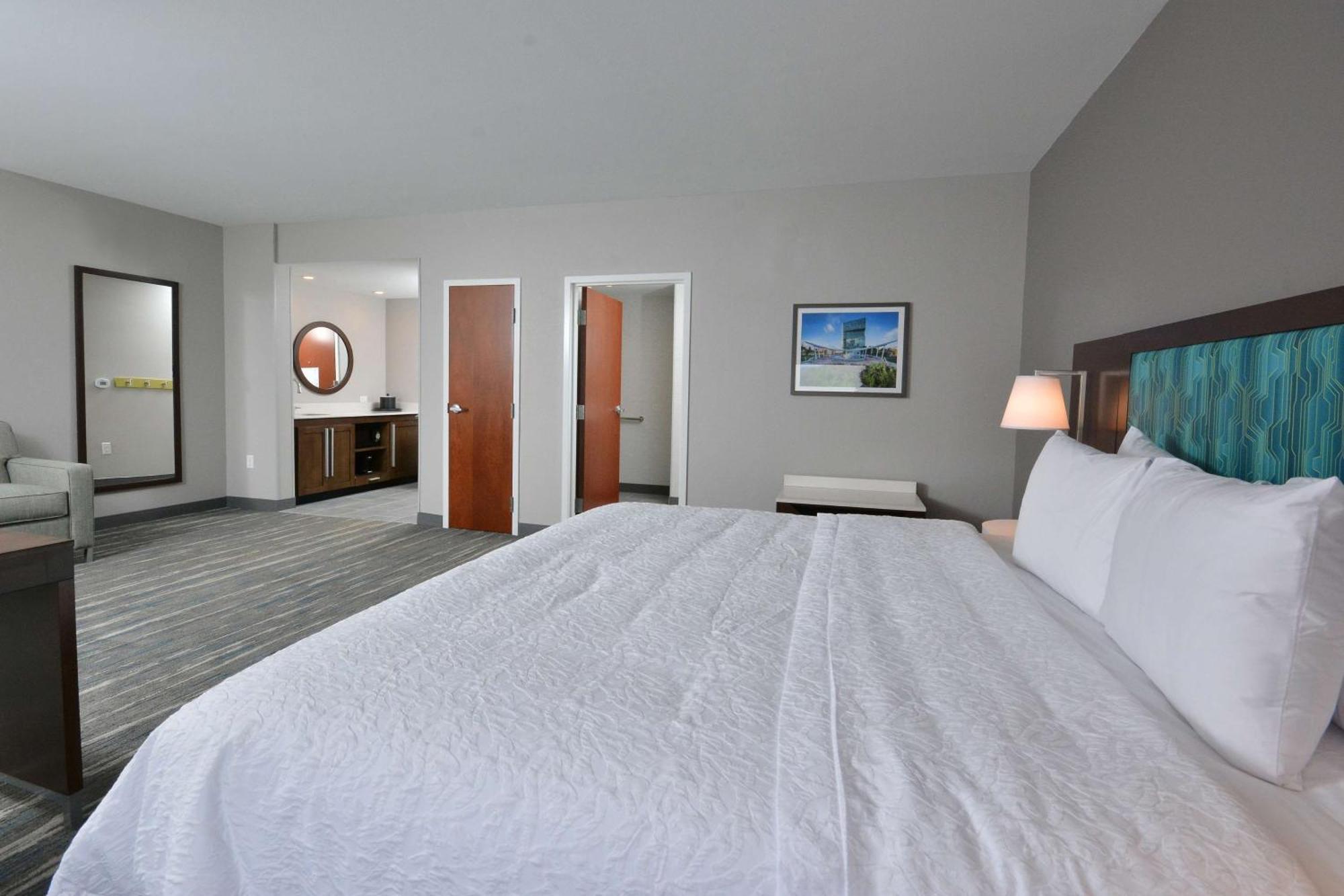 Hampton Inn & Suites Charlotte North I 485 Экстерьер фото